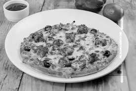 Chicken tikka pizza