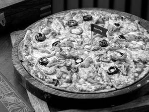 Og Smoked Chicken Pizza