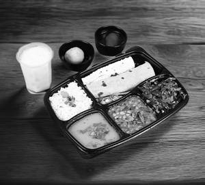 Gujarati Delux Thali[Non Jain]