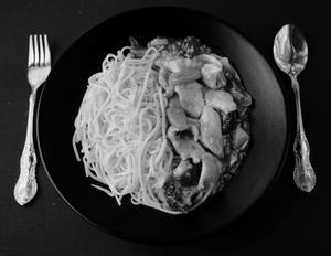 Steamed Chicken Noodles Cantonese Style
