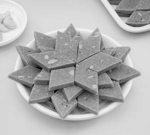 Gud Kaju Katli
