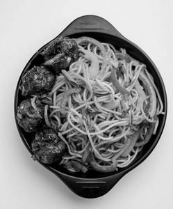 Veg Hakka Noodles Bowl
