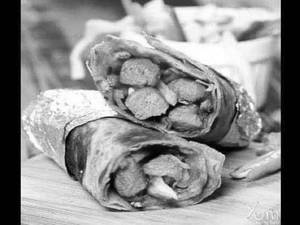 Soya Chaap Tikka Roll