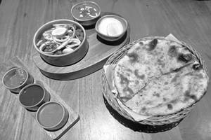 Pindi Chole Combo
