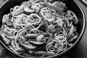 Veg Mushroom Noodles