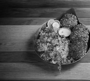 Sabudana Khichdi & Sabudana Vada (4 Nos. ) Plain Curd & Sabudana Papad