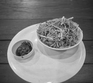 Veg hakka noodles