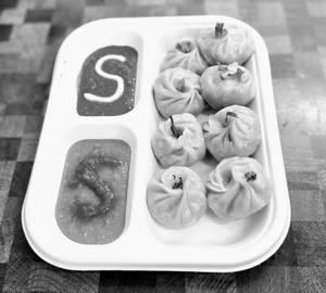 Steamed Veg Momos(8Pcs)