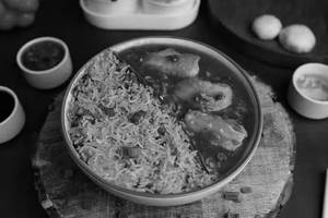 Fried Rice With Chilli Paneer Gravy