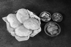 Luchi With Dhokar Dalna Combo