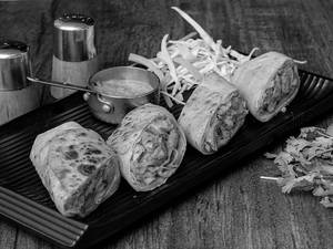 Paneer Makhani Roll
