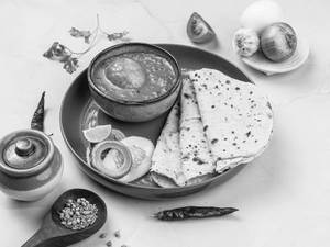 Egg Curry With Bread