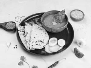 Rohu Fish In Mustard Gravy With Bread