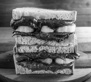 Nutella Banana Sandwich