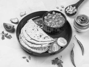 Chole Masala With Bread