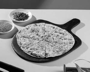 Spicy Chicken Sausage & Red Onion Pizza