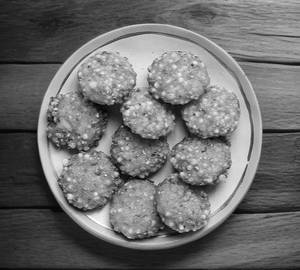 2 Sabundana vada with curd