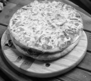 Makhani  paneer   pizza