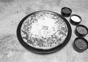 Double Cheese Margherita Pizza