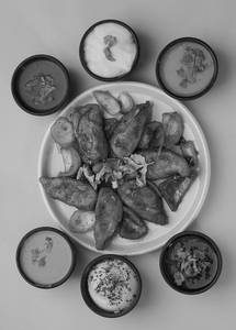 Paneer Chilly Momos [6 pieces]
