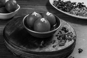 Gulab Jamun (3 Pcs)
