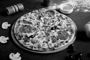 Classic Veggie Pizza