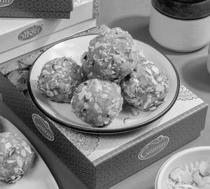 Kutchi Ladoo