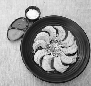 Chicken Steam Momos (10 Pcs)