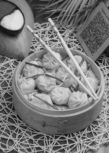 Veg steamed momos [10 pieces]