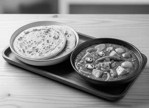 Laccha Paratha (2P) With Chilli Paneer (3p) Combo                                                                     