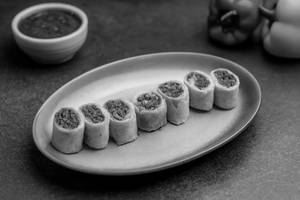 Veg Spring Roll ( 8 Pcs)
