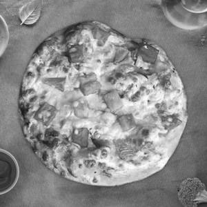 Cheese tomato pizza