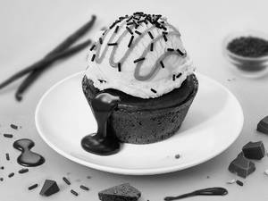 Choco Lava Cake Sundae (Vanilla).