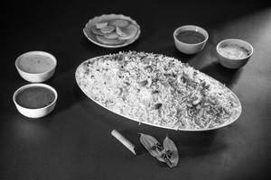 Veg Dum Biryani Family Pack [Serves 4-5]
