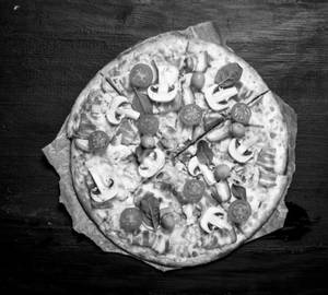 Tomato & Mushrooms Pizza