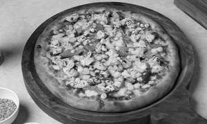 Smoked Tandoori Chicken Pizza 