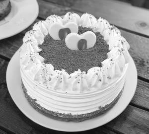 Eggless Red Velvet Cake Round 500 Grams