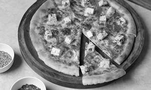 Grilled Paneer Pizza 