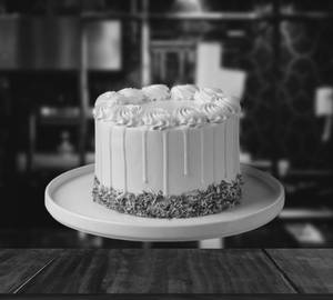 Strawberry Floral Cake 500 Gram