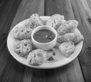 Fry paneer momos