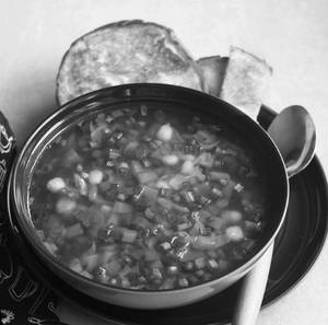 Veg hot and spicy soup
