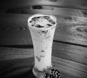 Black current milkshake