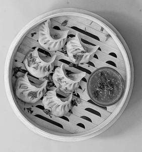 Corn Cheese Momos 8 Pcs