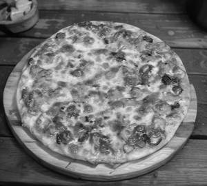 Chilli Paneer Pizza [9 Inches]