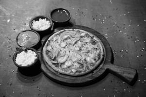 Classic Onion Pizza( 8 Inches)