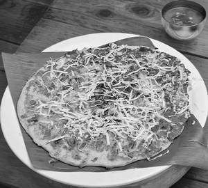 Butter Cheese Tomato Onion uttapam