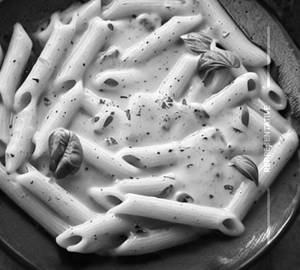 White sauce pasta