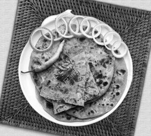 Aloo pyaz paratha