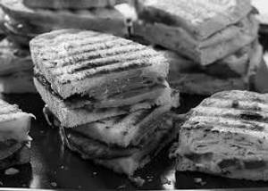 Cheese & Spicy Panini (200 gms)