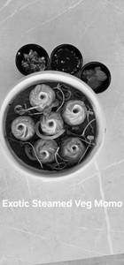 Veg Momos (12 Pcs)